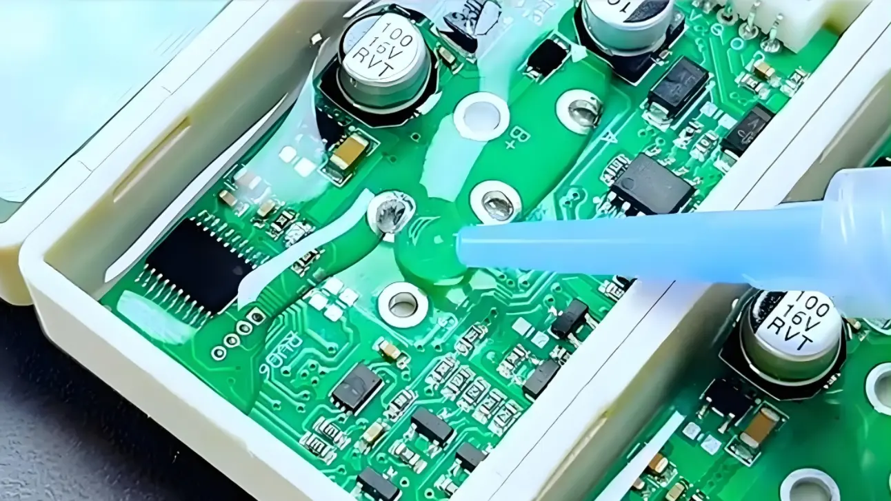Aplica&ccedil;&atilde;o de HTPB em Envasamento/encapsulamento de Materiais Eletr&ocirc;nicos